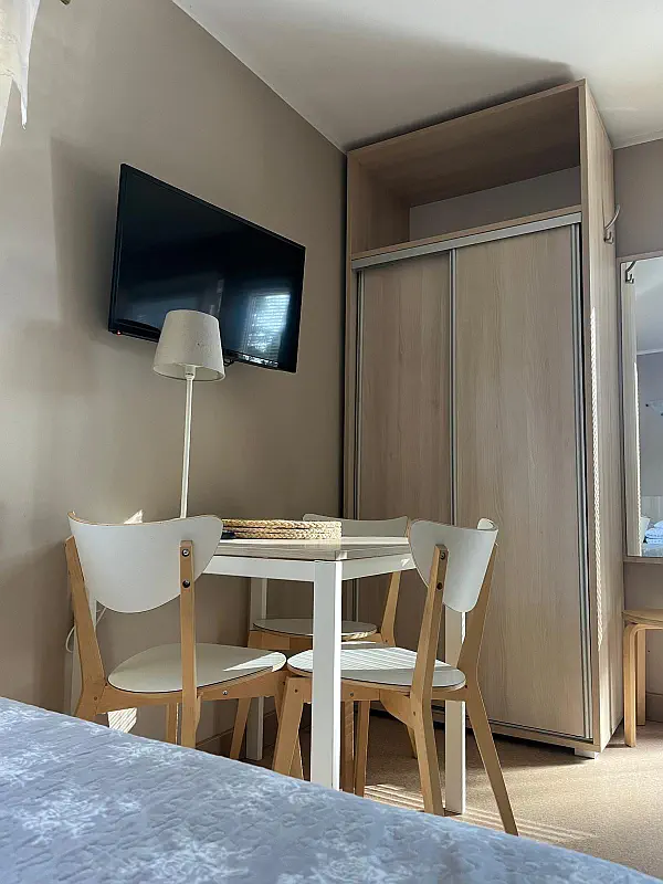 Studio F2